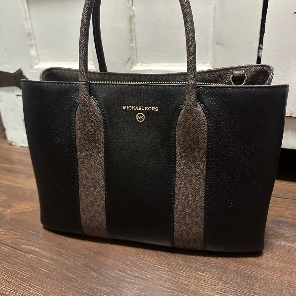 Michael Kors Austin Large Pebbled Leather Satchel Handbag Purse